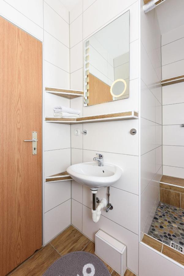 Friesenmeer Ferienwohnung Zwei เบนซาซิเออ ภายนอก รูปภาพ
